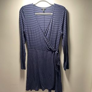 EXPRESS Long Sleeve Wrap Dress | M